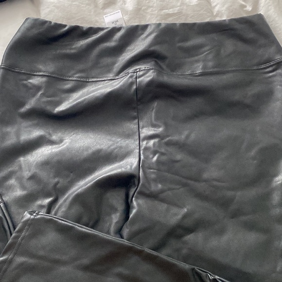 Dex High Waisted Faux Leather Black Leggings 2X - Picture 4 of 4